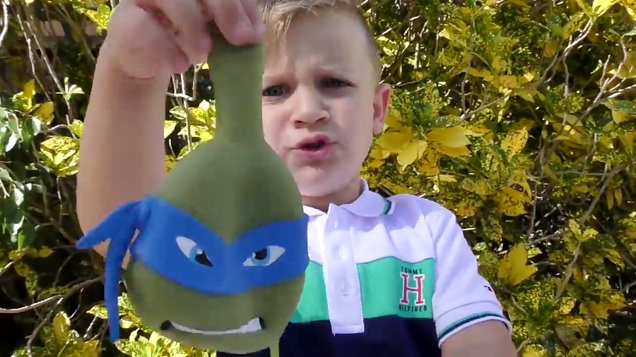 ماجراهای دیانا و روما - بازی روما و بابایی با بادکنک ها